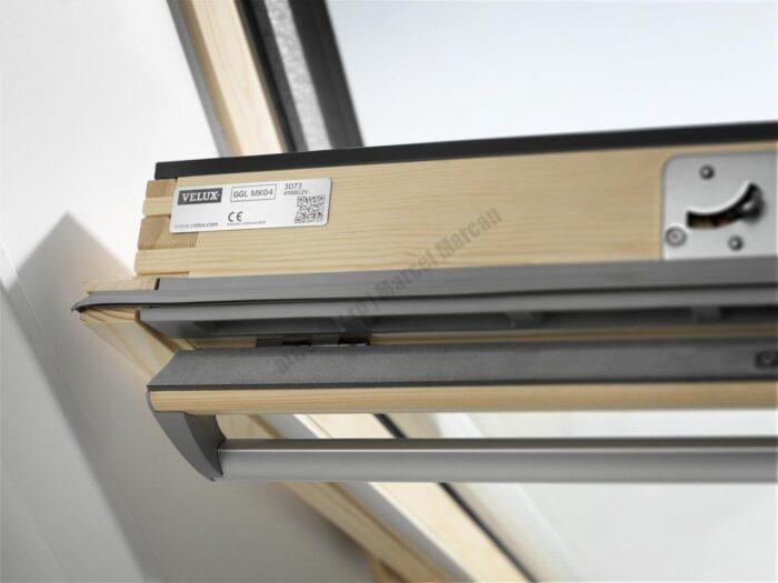 Fereastră de Mansardă VELUX GGL – Lemn Lăcuit Transparent, Operare de Sus - imagine 2