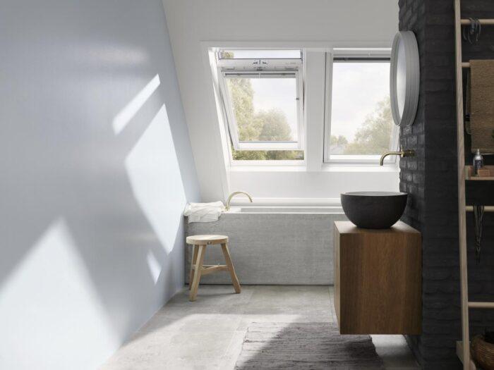 Fereastră de mansardă VELUX GGU albă din poliuretan, cu ramă de etanșare inclusă - imagine 3