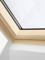 Fereastră de Mansardă VELUX GGL – Lemn Lăcuit Transparent, Operare de Sus - imagine 4