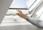 Fereastră de mansardă VELUX GLU B – sticlă 85 – poliuretan alb - imagine 2