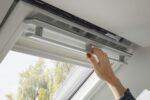 Fereastră de mansardă VELUX GLU – sticlă 85 – poliuretan alb - imagine 3